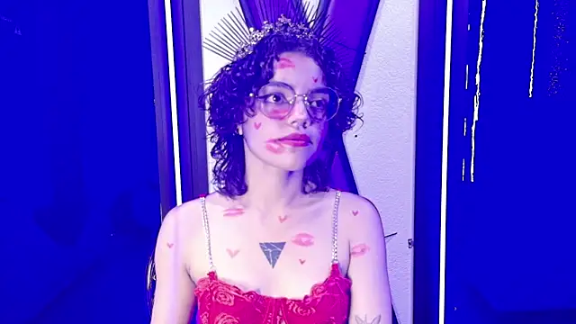 Snapshot of KittyLatina_02 chatting on 02-14-26, 01:39 KittyLatina 02 online show from 02-14-26, 01:39