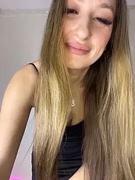 Alyxra online show from 04-17-26, 06:38