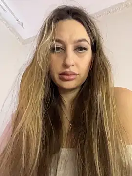 Alyxra online show from 03-17-26, 06:49