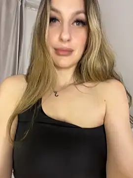 Alyxra online show from 04-07-26, 06:54