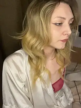 Leecey online show from 03-06-26, 10:16