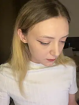 Leecey online show from 03-08-26, 09:29