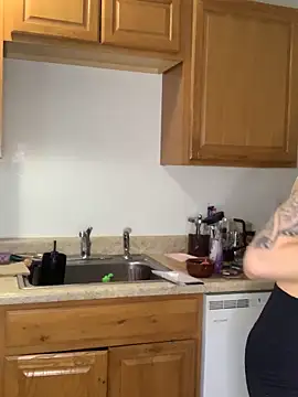 Snapshot of ThornsandHoney chatting on 02-15-26, 11:58 ThornsandHoney online show from 02-15-26, 11:58