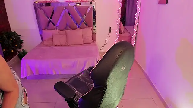 ZAYRA TAY online show from 02-28-26, 11:32