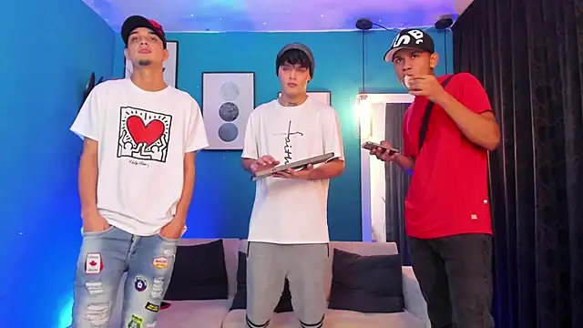 Snapshot of KingOfHeavens_2 chatting on 02-12-26, 06:24 KingOfHeavens 2 online show from 02-12-26, 06:24