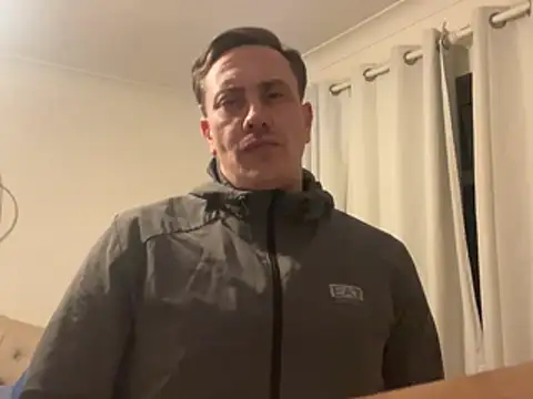 malcolm2334 online show from 04-09-26, 07:31