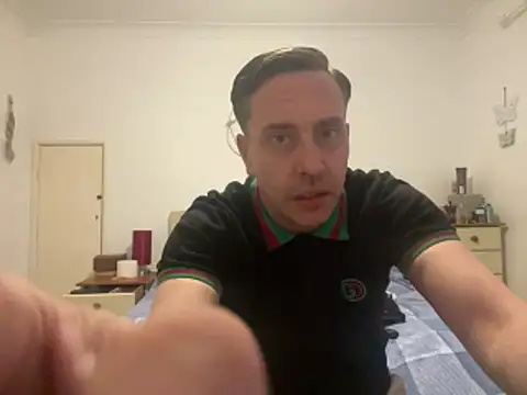 malcolm2334 online show from 04-08-26, 06:53