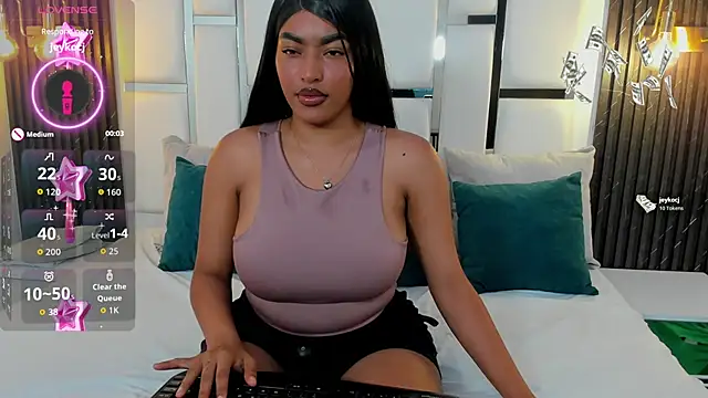 Snapshot of _luna_rossee_ chatting on 02-21-26, 08:11 luna rossee online show from 02-21-26, 08:11