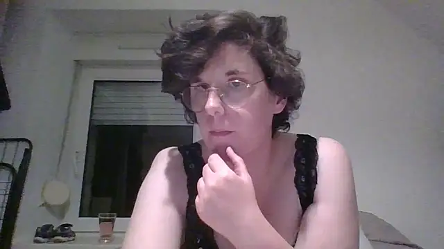 OIseauNoir88 online show from 04-15-26, 07:58