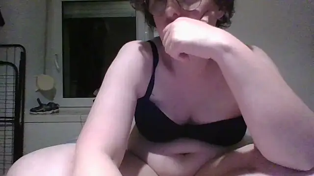 OIseauNoir88 online show from 03-28-26, 08:32