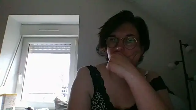 OIseauNoir88 online show from 03-22-26, 08:49