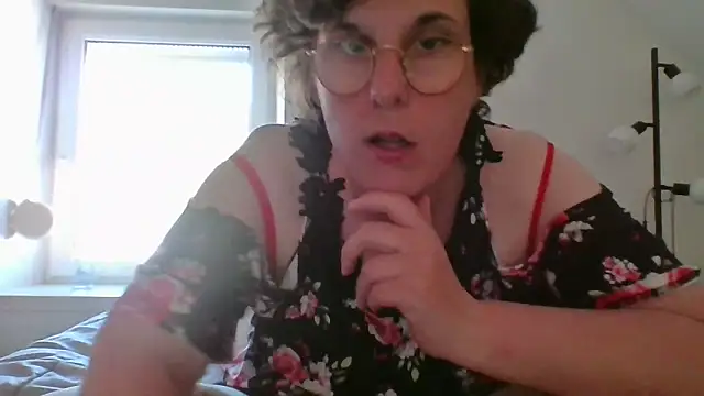 OIseauNoir88 online show from 04-26-26, 04:04