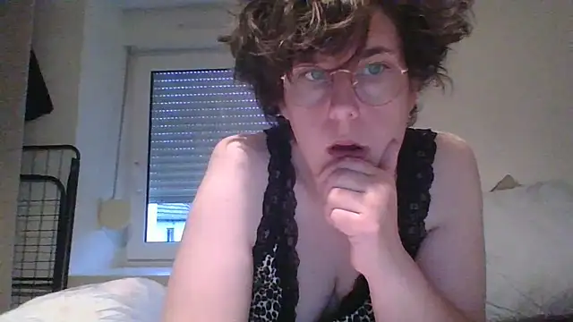 OIseauNoir88 online show from 03-30-26, 06:04