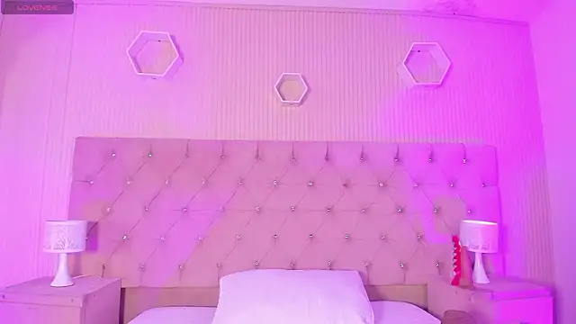 Snapshot of JazminRusso_ chatting on 02-18-26, 04:10 JazminRusso online show from 02-18-26, 04:10