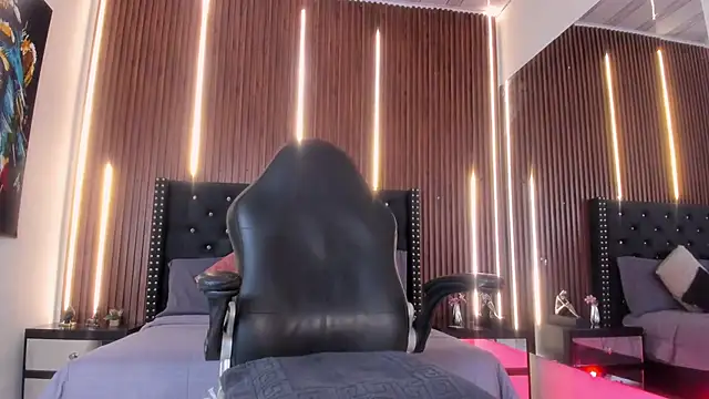 Viannca   online show from 04-14-26, 06:40