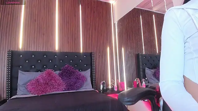 Viannca   online show from 03-20-26, 04:57