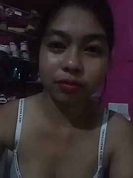 Snapshot of Heavens_night04 chatting on 02-07-26, 10:45 Heavens night04 online show from 02-07-26, 10:45