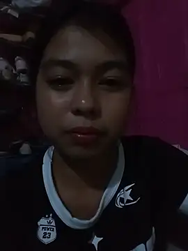 Snapshot of Heavens_night04 chatting on 02-15-26, 04:17 Heavens night04 online show from 02-15-26, 04:17