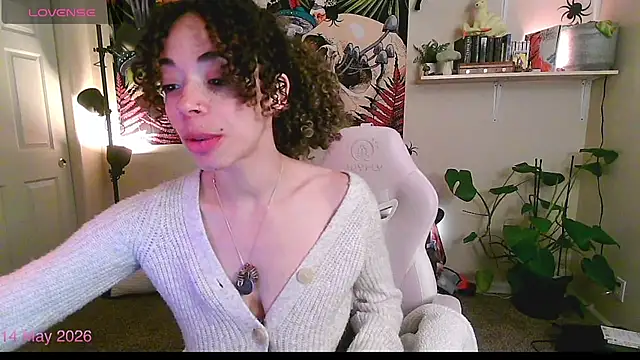 Snapshot of gunzinrose chatting on 05-14-26, 03:20 gunzinrose online show from 05-14-26, 03:20