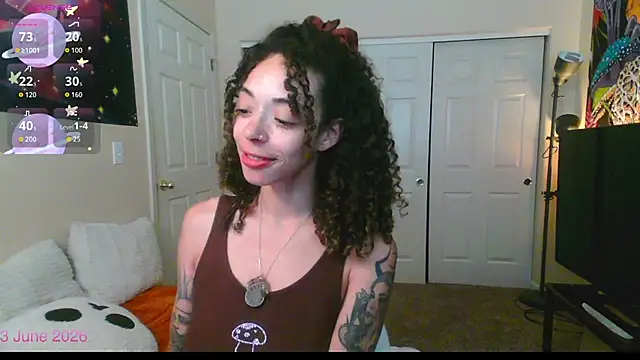 Snapshot of gunzinrose chatting on 06-05-26, 12:59 gunzinrose online show from 06-05-26, 12:59