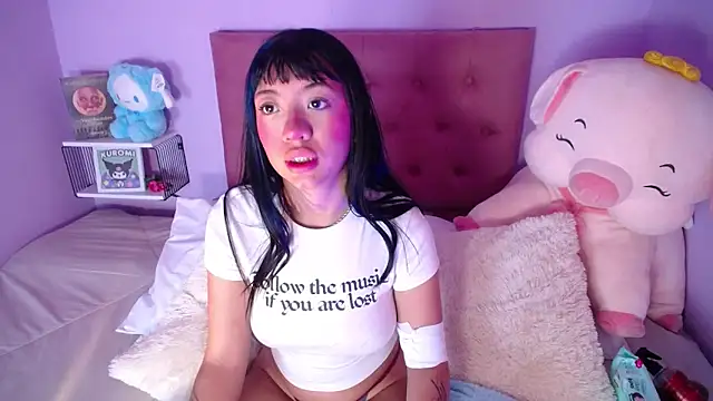 LiaLovet online show from 04-11-26, 05:05