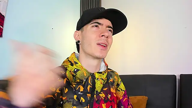 Lio      online show from 02-12-26, 04:23