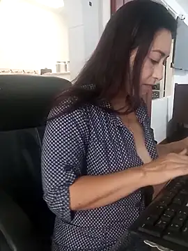 Snapshot of aliz963040 chatting on 02-03-26, 02:33 aliz963040 online show from 02-03-26, 02:33