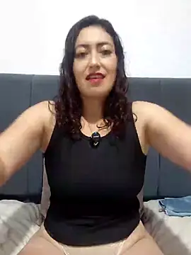 Snapshot of aliz963040 chatting on 05-02-26, 03:12 aliz963040 online show from 05-02-26, 03:12