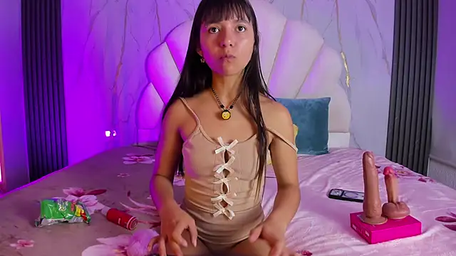 LiaJohnnson  online show from 03-25-26, 04:23