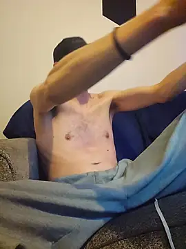 AERIALCLOVER online show from 04-17-26, 07:22