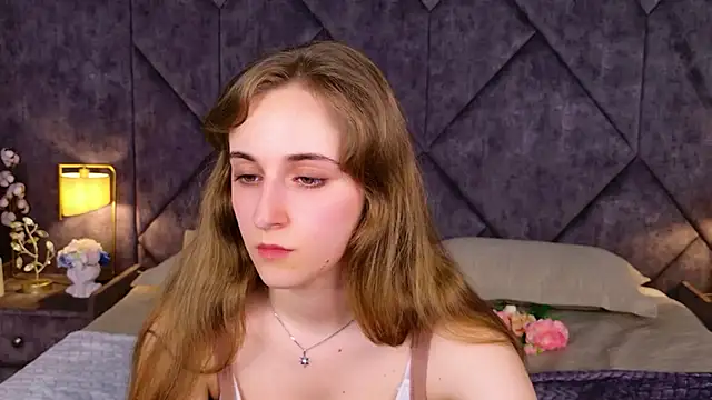 Snapshot of Tara_Keats chatting on 05-17-26, 04:01 Tara Keats online show from 05-17-26, 04:01