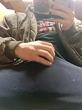 Snapshot of KrazyNutz420 chatting on 02-01-26, 06:44 KrazyNutz420 online show from 02-01-26, 06:44