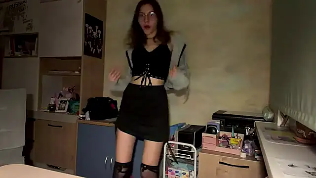 Miaaa Moon online show from 04-18-26, 05:26