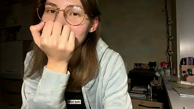 Snapshot of Miaaa_Moon chatting on 02-11-26, 04:40 Miaaa Moon online show from 02-11-26, 04:40