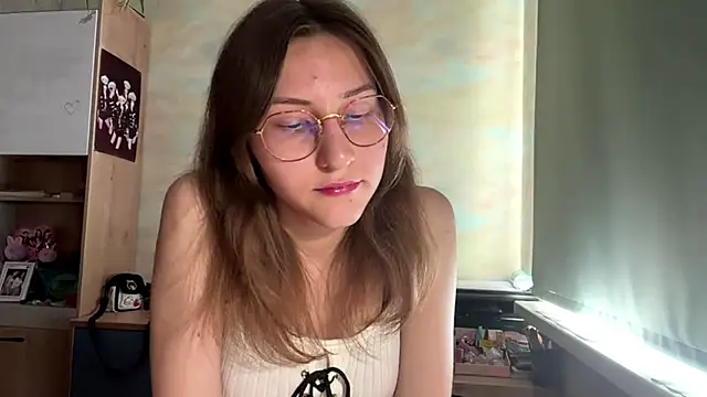 Miaaa Moon online show from 05-18-26, 02:22