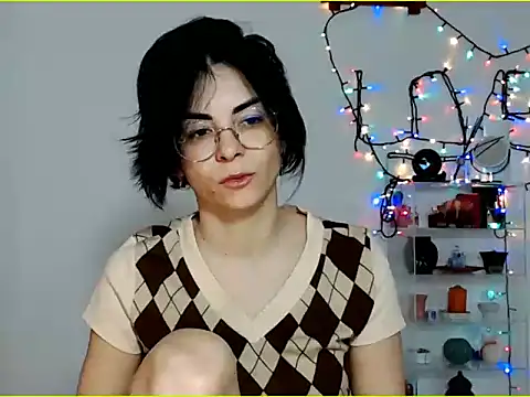 Snapshot of emacandy chatting on 02-12-26, 08:36 emacandy online show from 02-12-26, 08:36