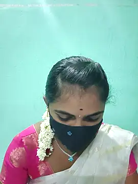 Snapshot of Tamil_Hot_Shana chatting on 05-08-26, 04:38 Tamil Hot Shana online show from 05-08-26, 04:38