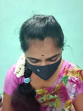 Snapshot of Tamil_Hot_Shana chatting on 05-07-26, 04:10 Tamil Hot Shana online show from 05-07-26, 04:10