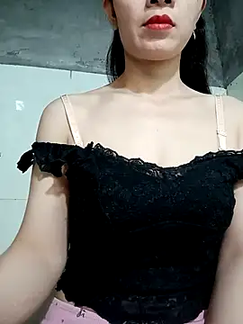 Snapshot of Vyvvyy69 chatting on 07-10-26, 10:43 Vyvvyy69 online show from 07-10-26, 10:43