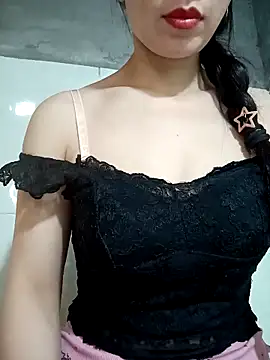 Snapshot of Vyvvyy69 chatting on 06-28-26, 01:12 Vyvvyy69 online show from 06-28-26, 01:12