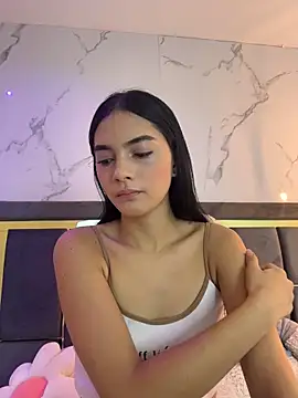 Doll Alaia  online show from 02-06-26, 12:23