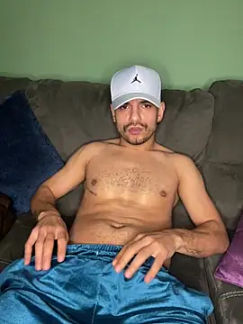 alessand180521 online show from 02-10-26, 08:19