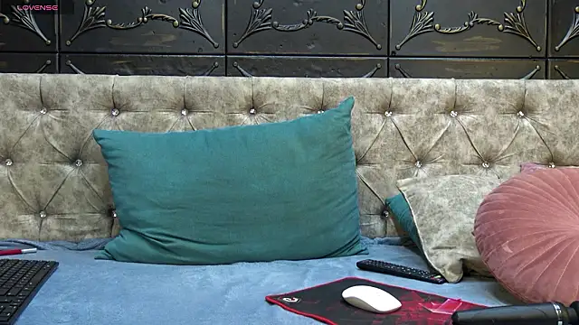 KlaraMuse online show from 02-14-26, 04:07