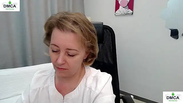 Snapshot of MONA_W chatting on 02-21-26, 11:45 MONA W online show from 02-21-26, 11:45