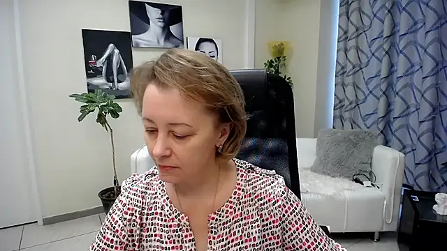 Snapshot of MONA_W chatting on 02-08-26, 06:22 MONA W online show from 02-08-26, 06:22