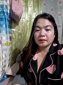 Snapshot of Zyramae_25 chatting on 02-16-26, 01:10 Zyramae 25 online show from 02-16-26, 01:10