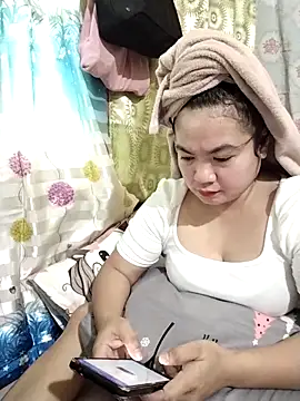 Snapshot of Zyramae_25 chatting on 02-17-26, 06:54 Zyramae 25 online show from 02-17-26, 06:54