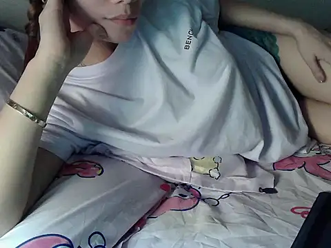 Snapshot of sangkissed92 chatting on 03-17-26, 02:47 sangkissed92 online show from 03-17-26, 02:47