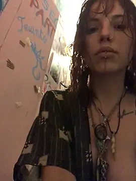 Snapshot of Sexyart00 chatting on 02-28-26, 04:06 Sexyart00 online show from 02-28-26, 04:06