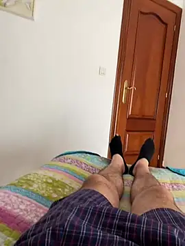 manu156789 online show from 04-10-26, 01:07